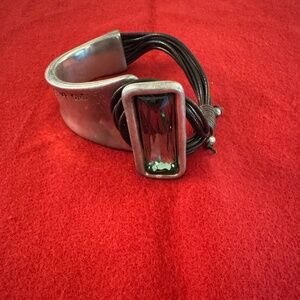 UNO de 50 Silver and Leather Bracelet with Green Crystal